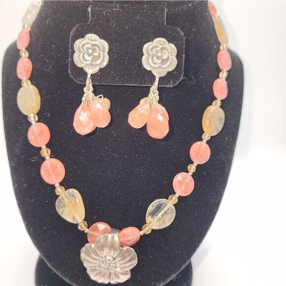 Sterling Silver 925 Vintage Lucite Necklace with .925 Earrings. - Picture 5 of 10